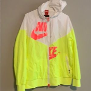 Sold!!! NWT Nike Women’s Windbreaker Jacket